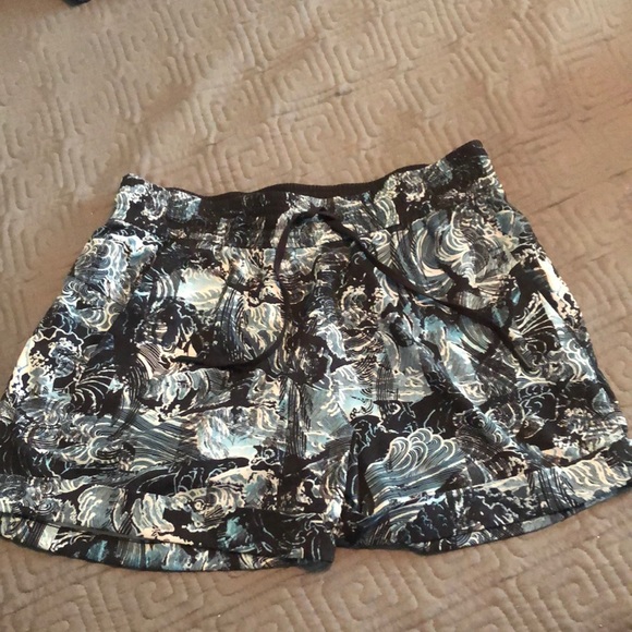 lululemon athletica Pants - lululemon athletica Black and White Wave Print Women’s Shorts